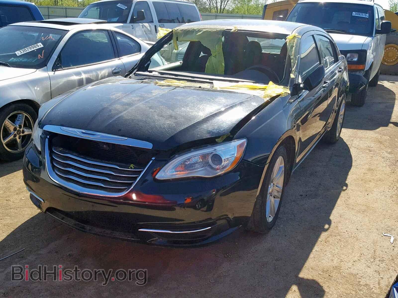 2013 CHRYSLER 200 - VIN: 1C3CCBAB0DN670225 - Photo 2