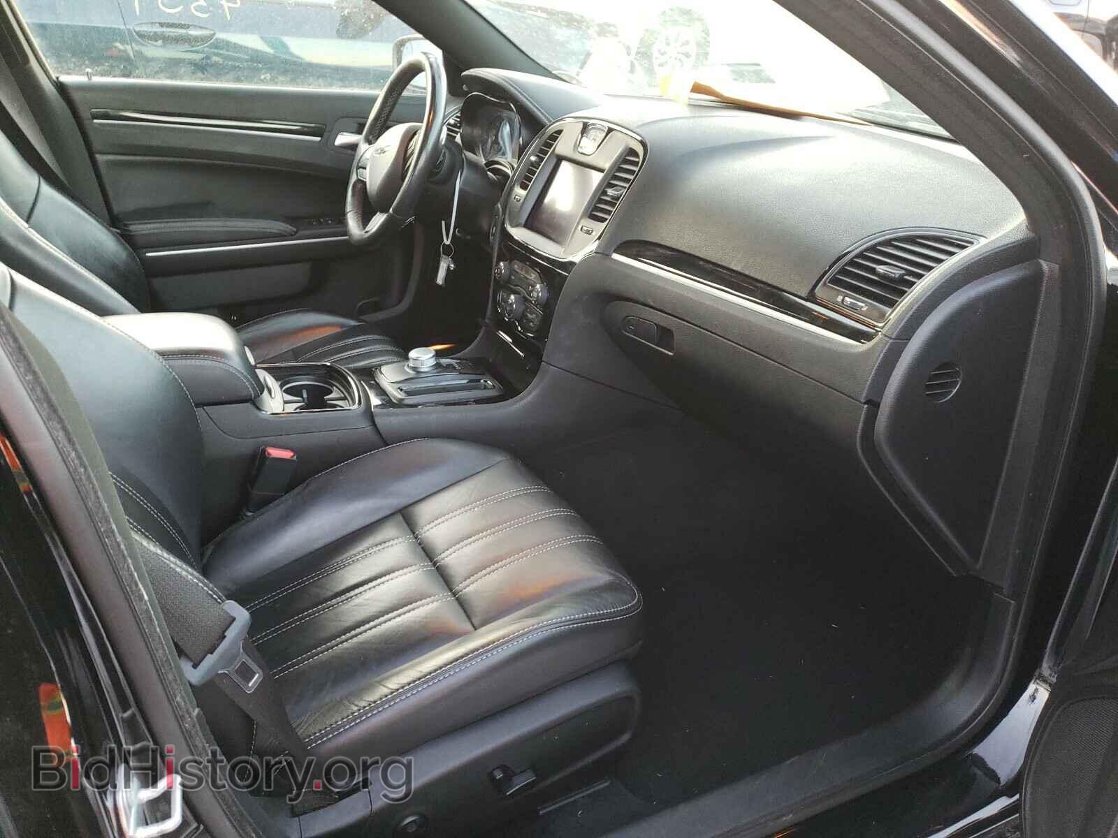 2019 CHRYSLER 300 - VIN: 2C3CCABG4KH628764 - Фото 5