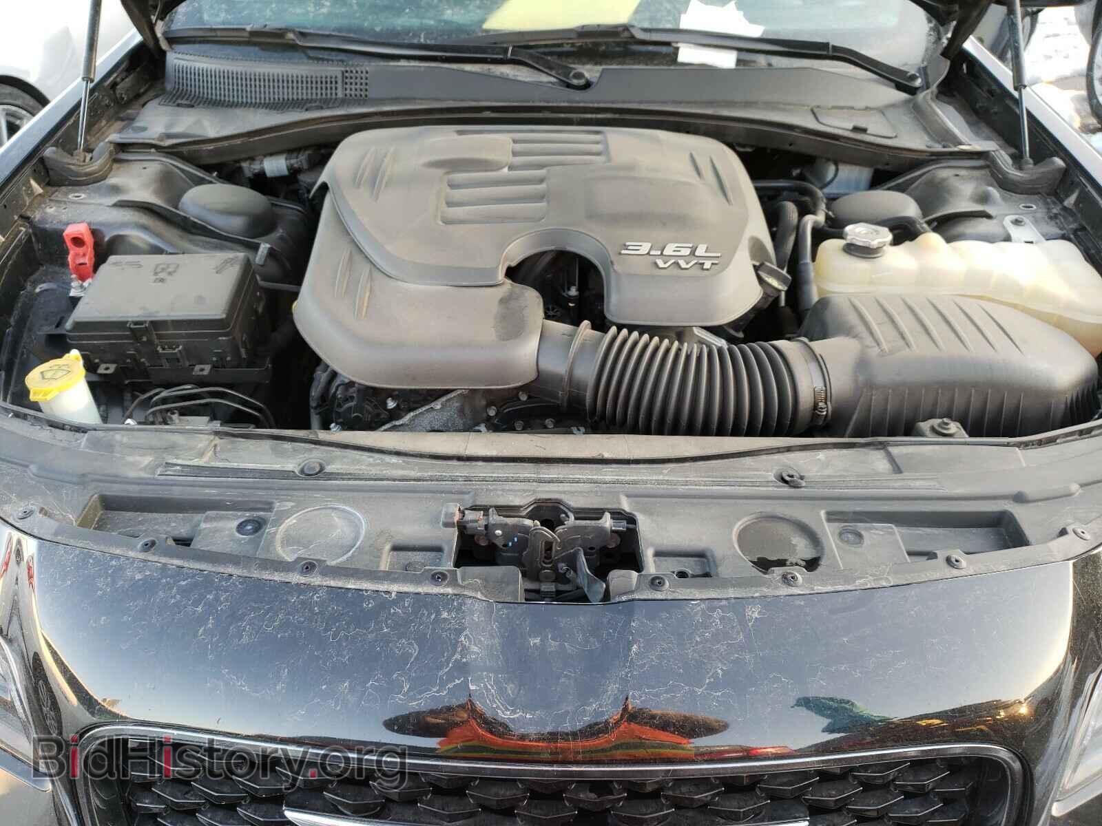2019 CHRYSLER 300 - VIN: 2C3CCABG4KH628764 - Фото 7