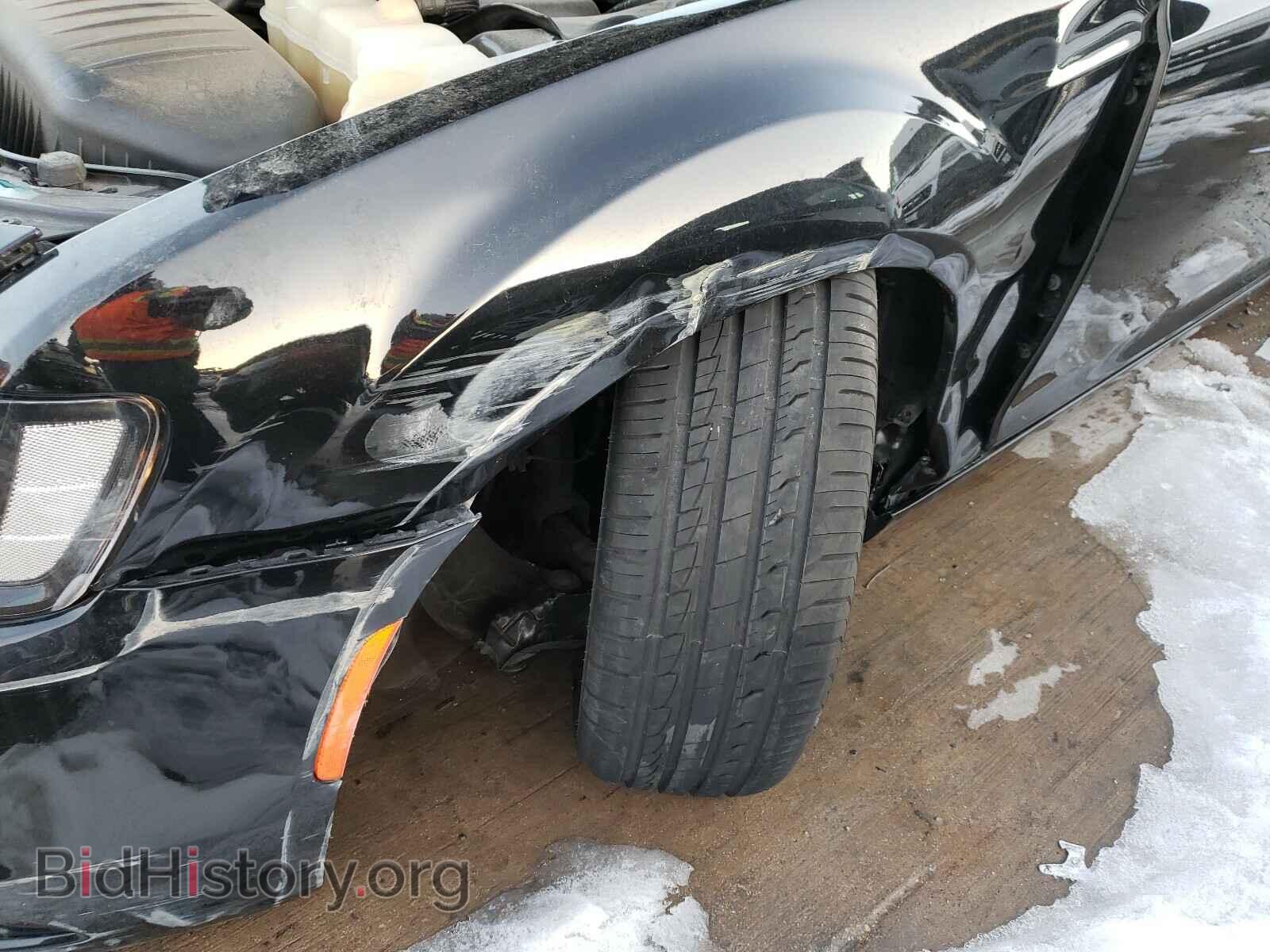 2019 CHRYSLER 300 - VIN: 2C3CCABG4KH628764 - Фото 9