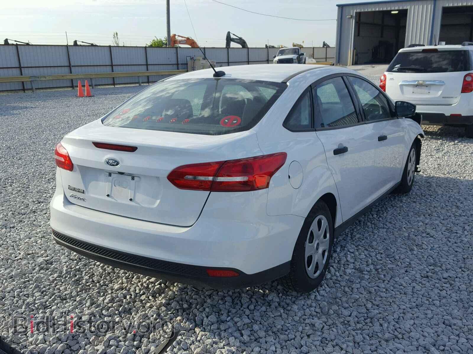 2017 FORD FOCUS - VIN: 1FADP3E29HL266805 - Фото 4