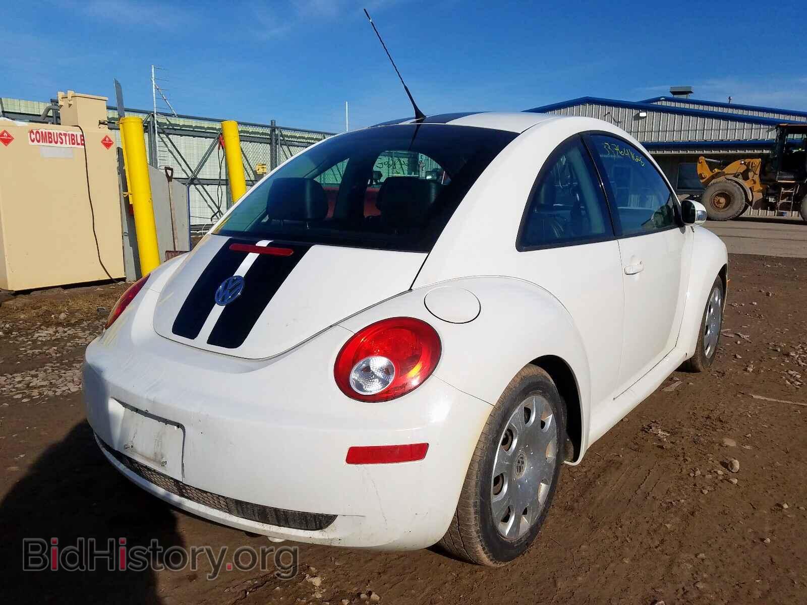 2010 VOLKSWAGEN BEETLE - VIN: 3VWPG3AG8AM014697 - Фото 4