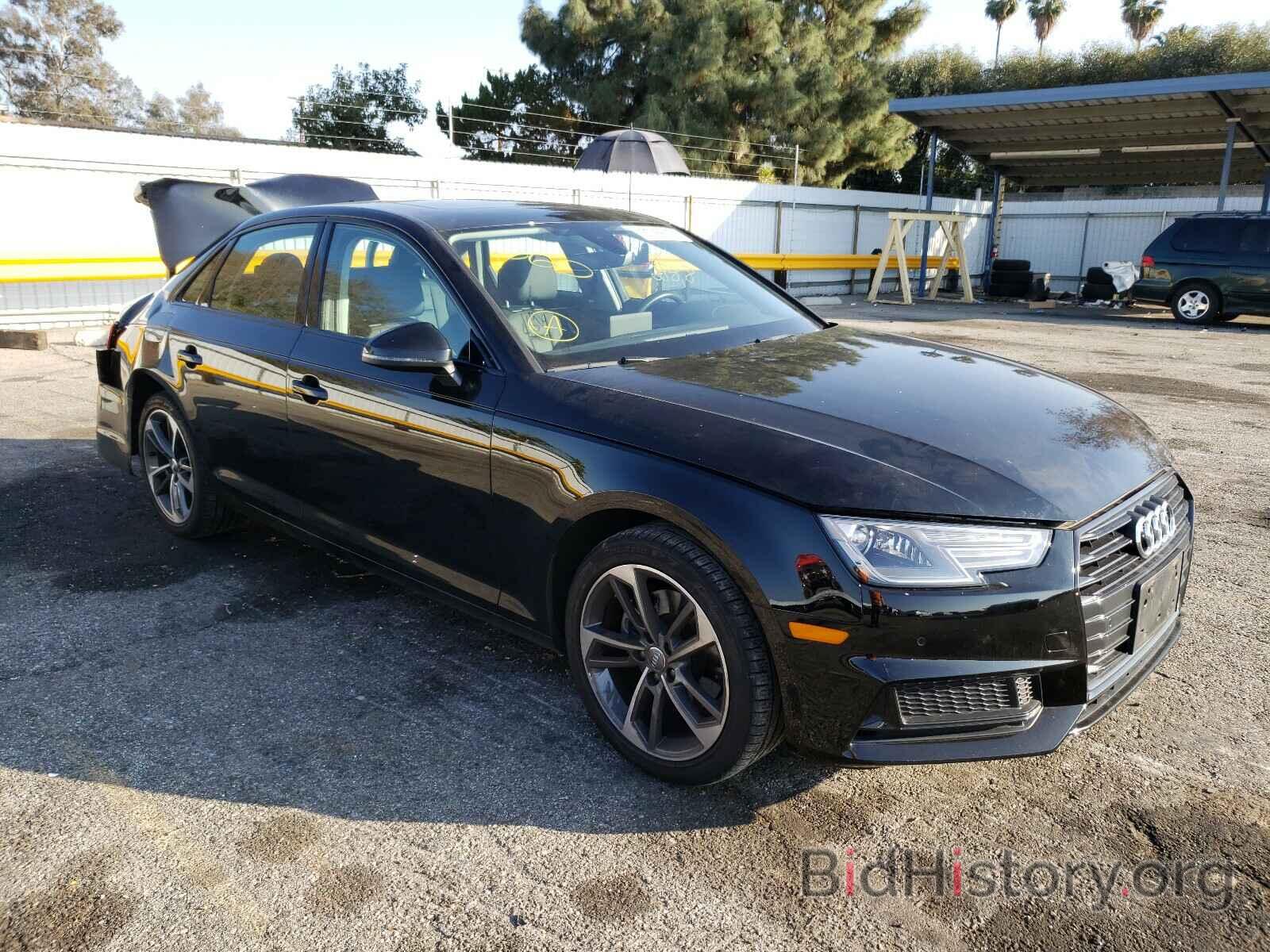 Photo WAUGMAF4XKN021752 - AUDI A4 2019