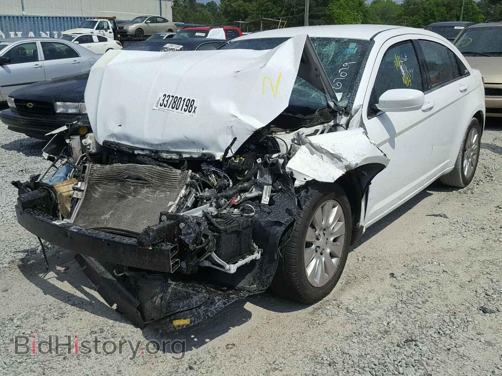 2014 CHRYSLER 200 - VIN: 1C3CCBAB6EN210472 - Фото 2