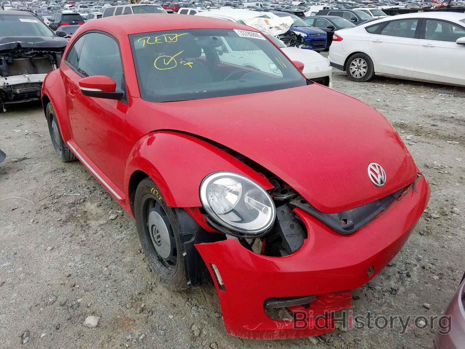 Photo 3VWJP7AT2DM675561 - VOLKSWAGEN BEETLE 2013