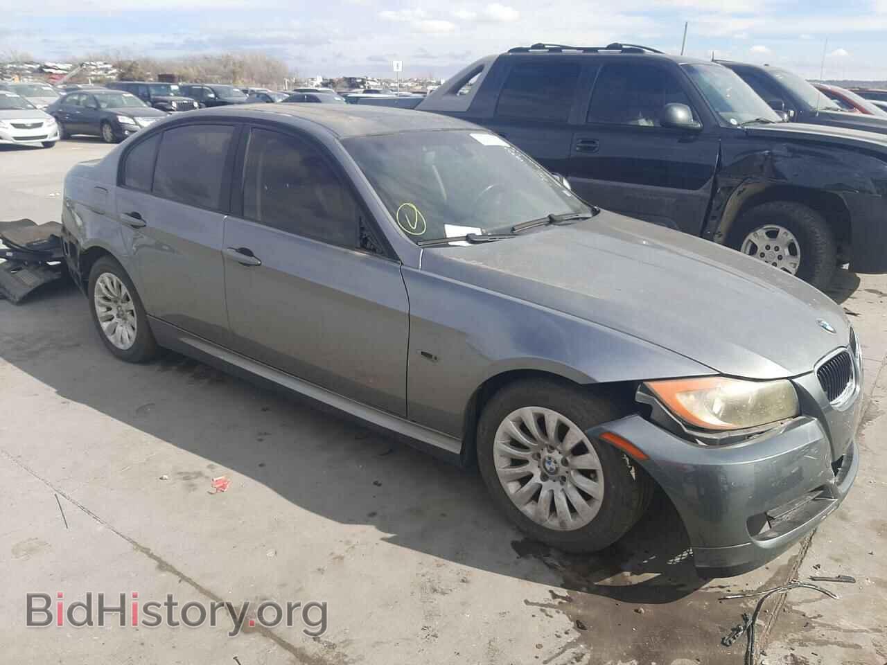 Фотография WBAPH73549E127936 - BMW 3 SERIES 2009