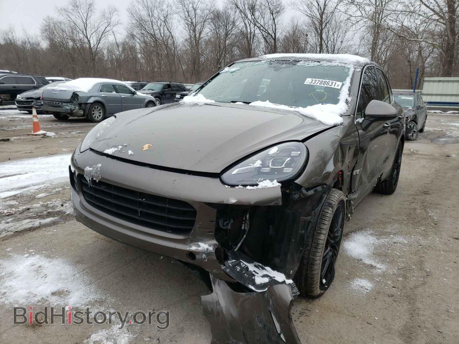 2016 PORSCHE CAYENNE - VIN: WP1AA2A20GLA03887 - Photo 2