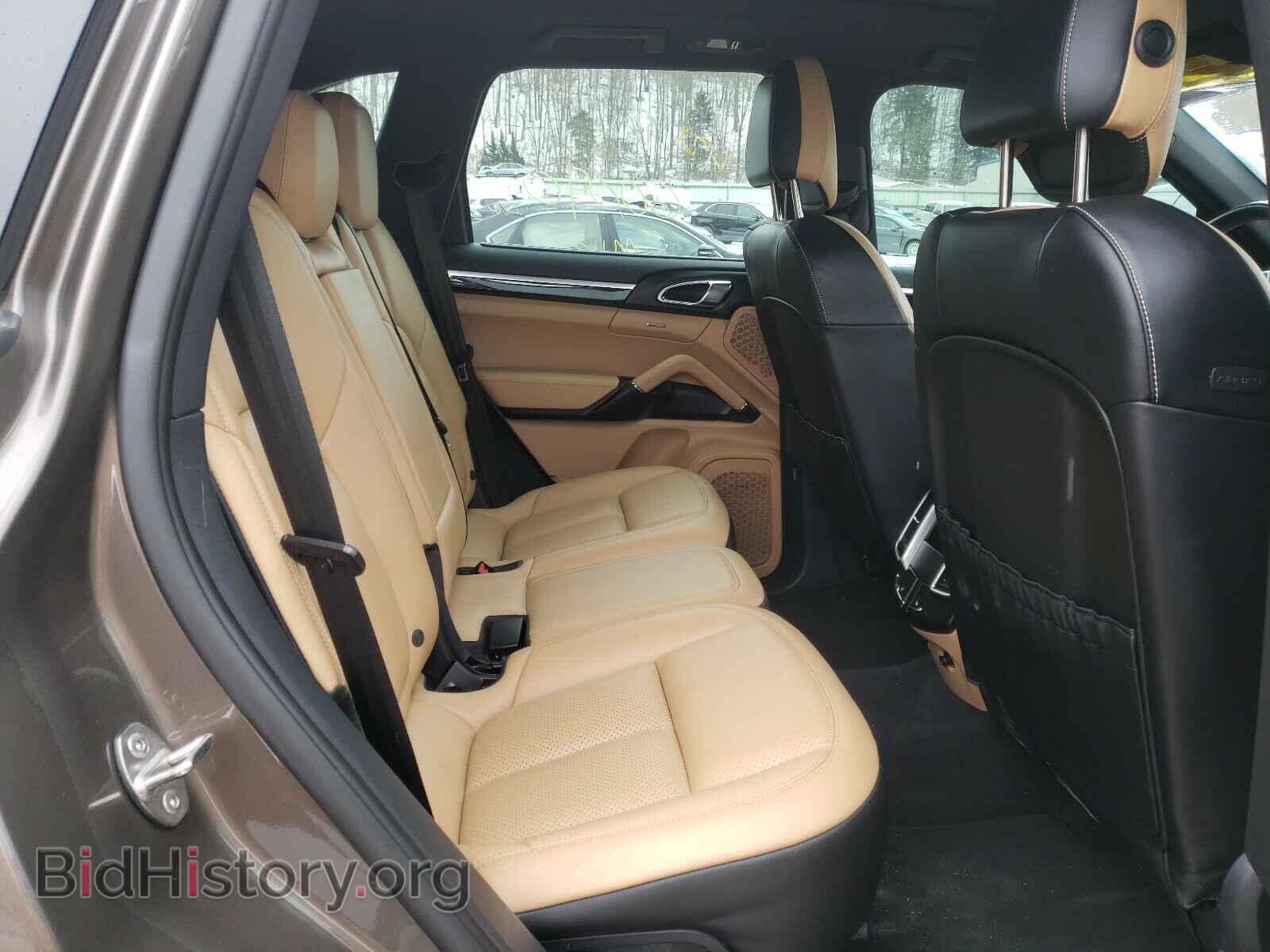2016 PORSCHE CAYENNE - VIN: WP1AA2A20GLA03887 - Photo 6