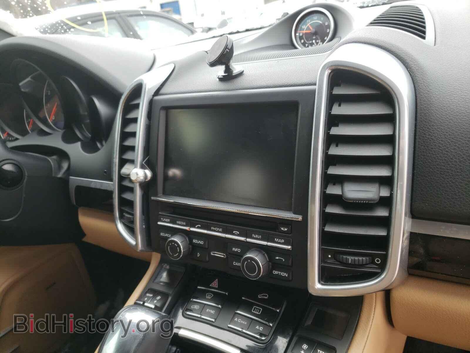 2016 PORSCHE CAYENNE - VIN: WP1AA2A20GLA03887 - Photo 9