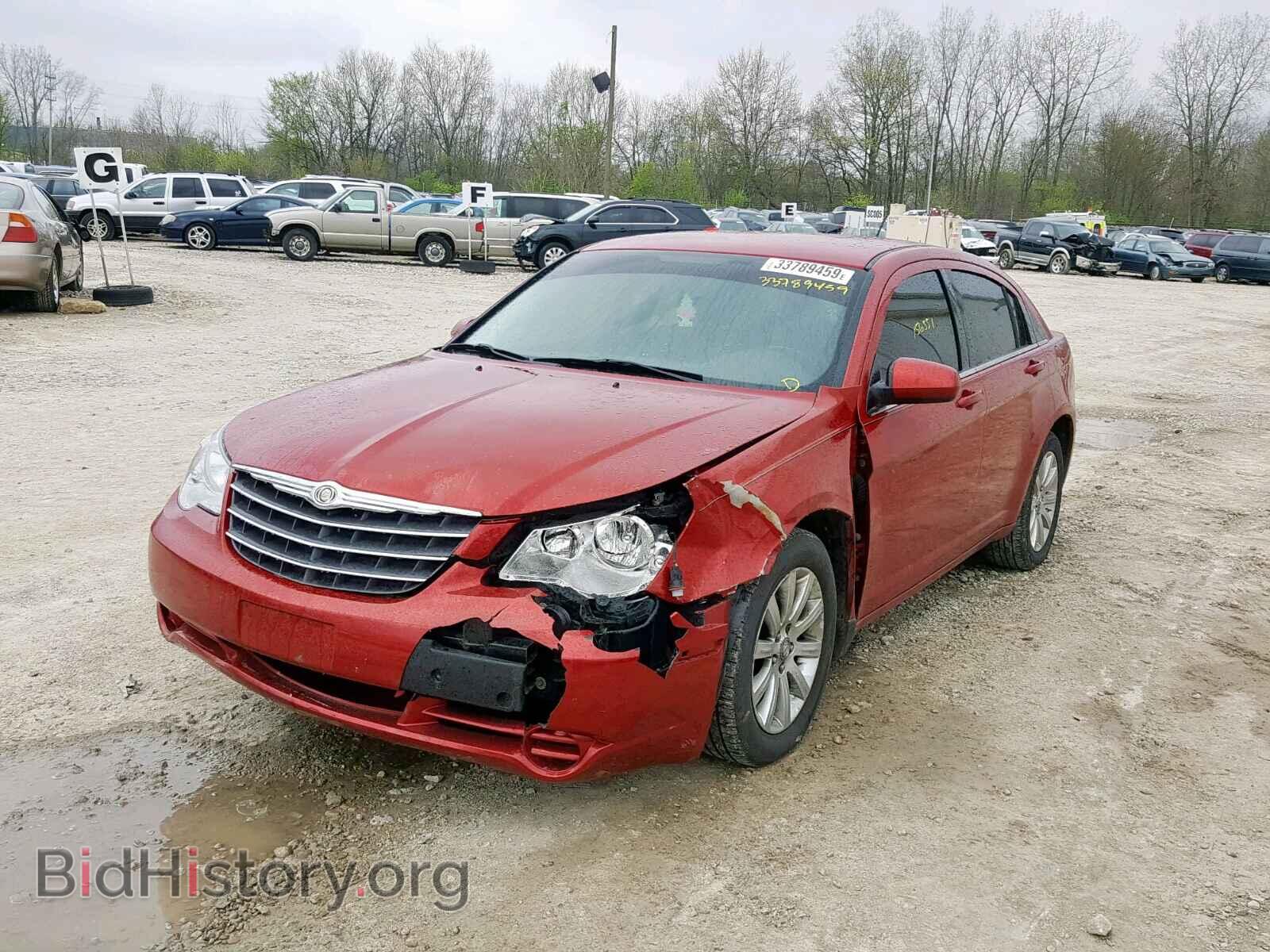 2010 CHRYSLER SEBRING - VIN: 1C3CC5FB1AN223604 - Фото 2