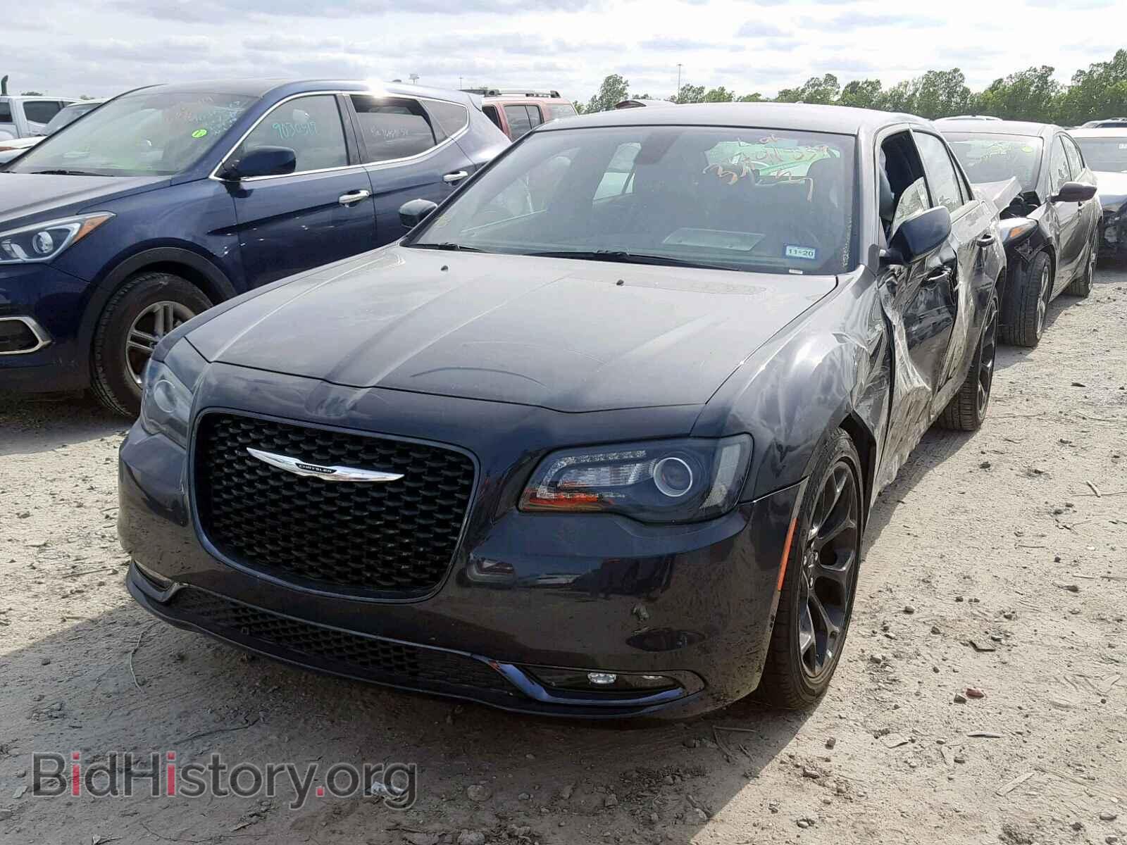 2019 CHRYSLER 300 - VIN: 2C3CCABG7KH559553 - Фото 2