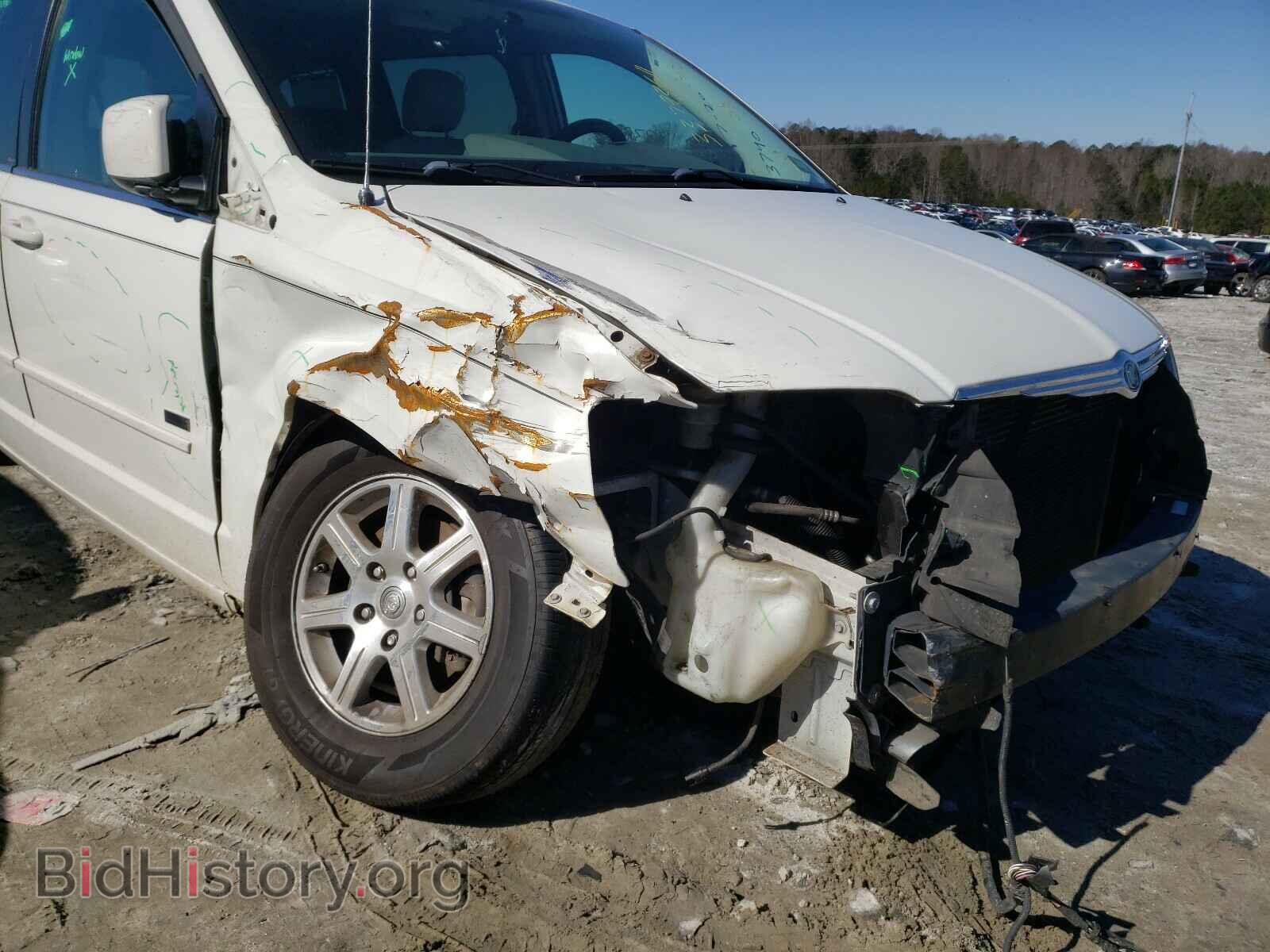 2008 CHRYSLER MINIVAN - VIN: 2A8HR54P28R843740 - Фото 9
