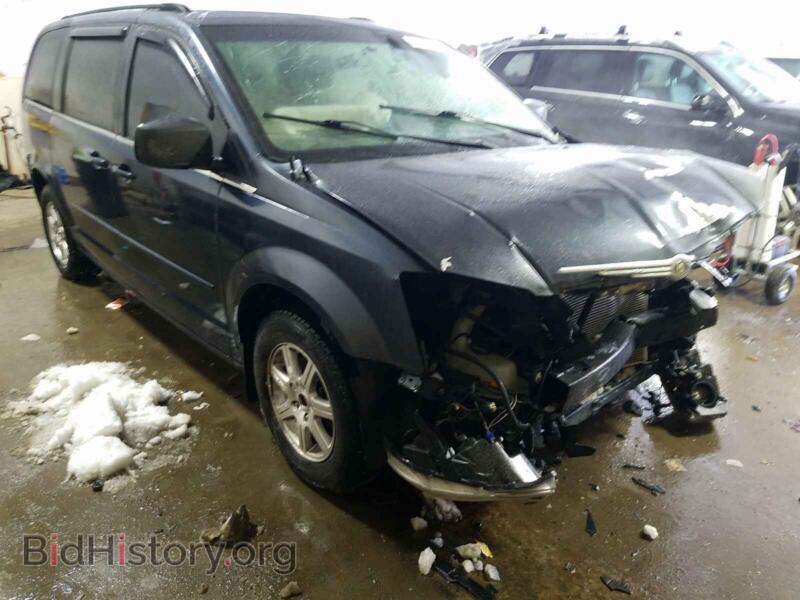 2008 Chrysler MINIVAN Town & COU (VIN 2A8HR54P88R732190) — photo 1 of 10, Copart, damage: front end