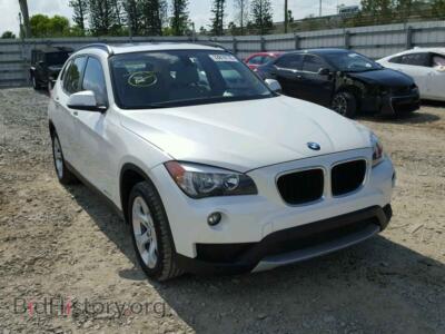 2014 BMW X1 X1 SDRIVE2, белый — VIN WBAVM1C5XEVW55104, Copart