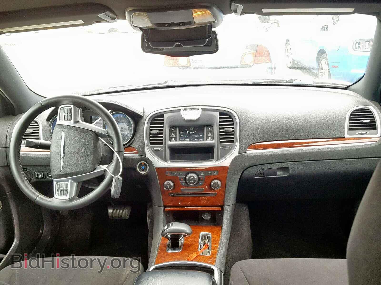 2012 CHRYSLER 300 - VIN: 2C3CCAAG6CH126745 - Фото 9
