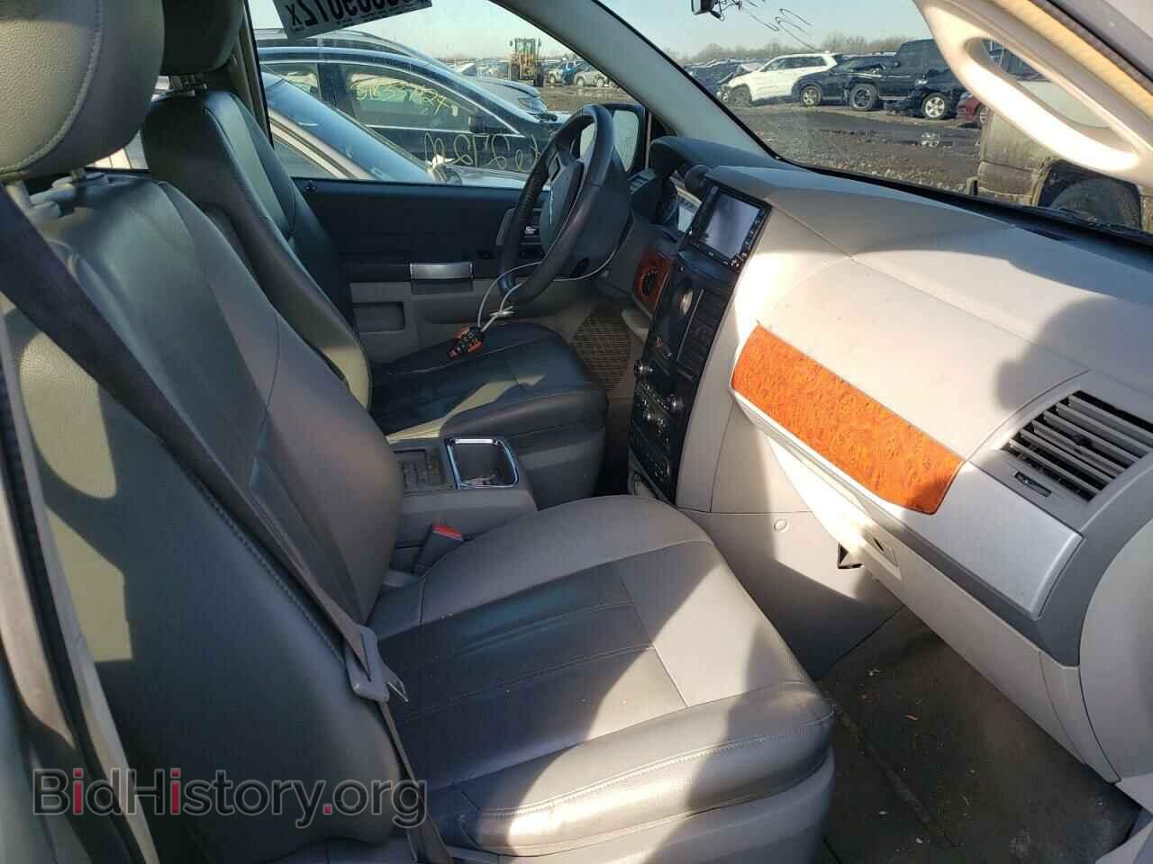 2008 CHRYSLER MINIVAN - VIN: 2A8HR54P28R684346 - Фото 5