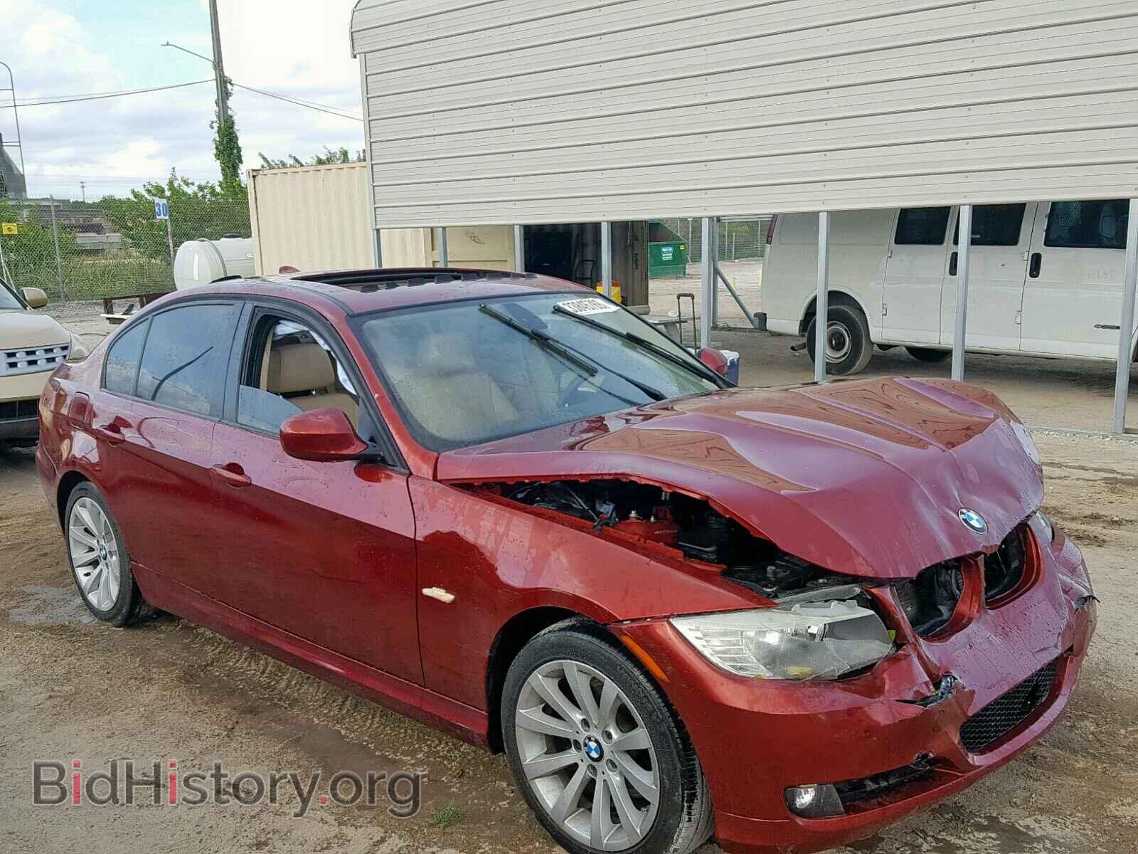 Фотография WBAPH7C57BE680490 - BMW 328 I 2011
