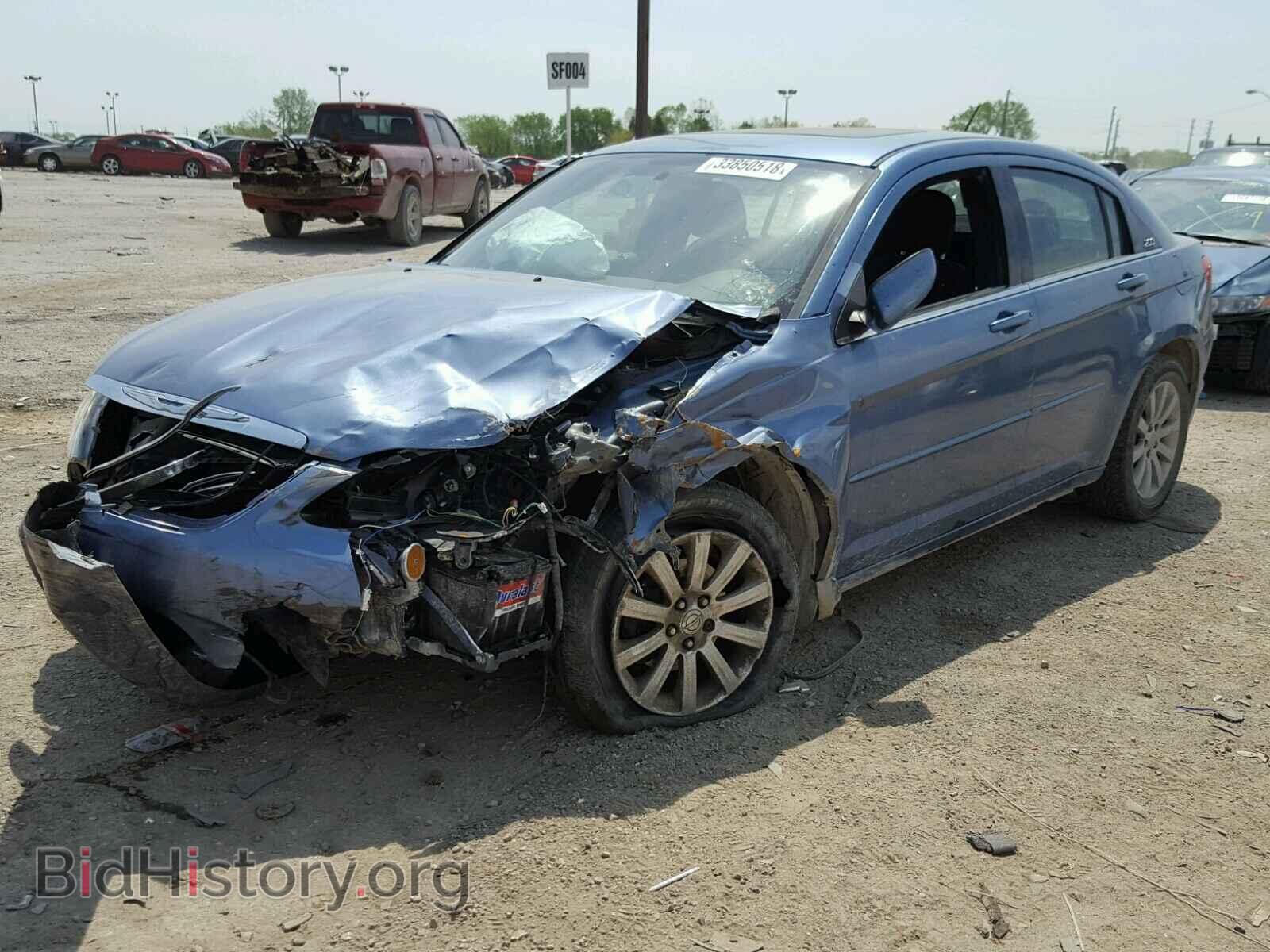 2011 CHRYSLER 200 - VIN: 1C3BC1FG2BN577407 - Фото 2