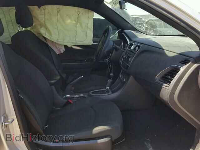 2012 CHRYSLER 200 - VIN: 1C3CCBAB0CN130517 - Фото 5
