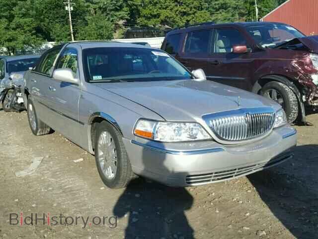Photo 2LNHM82V29X606697 - LINCOLN TOWNCAR 2009