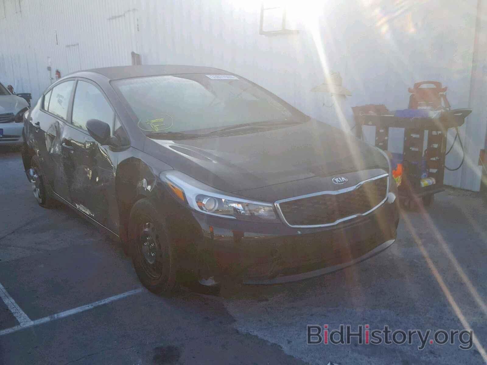 Photo 3KPFK4A77JE226617 - KIA FORTE LX 2018