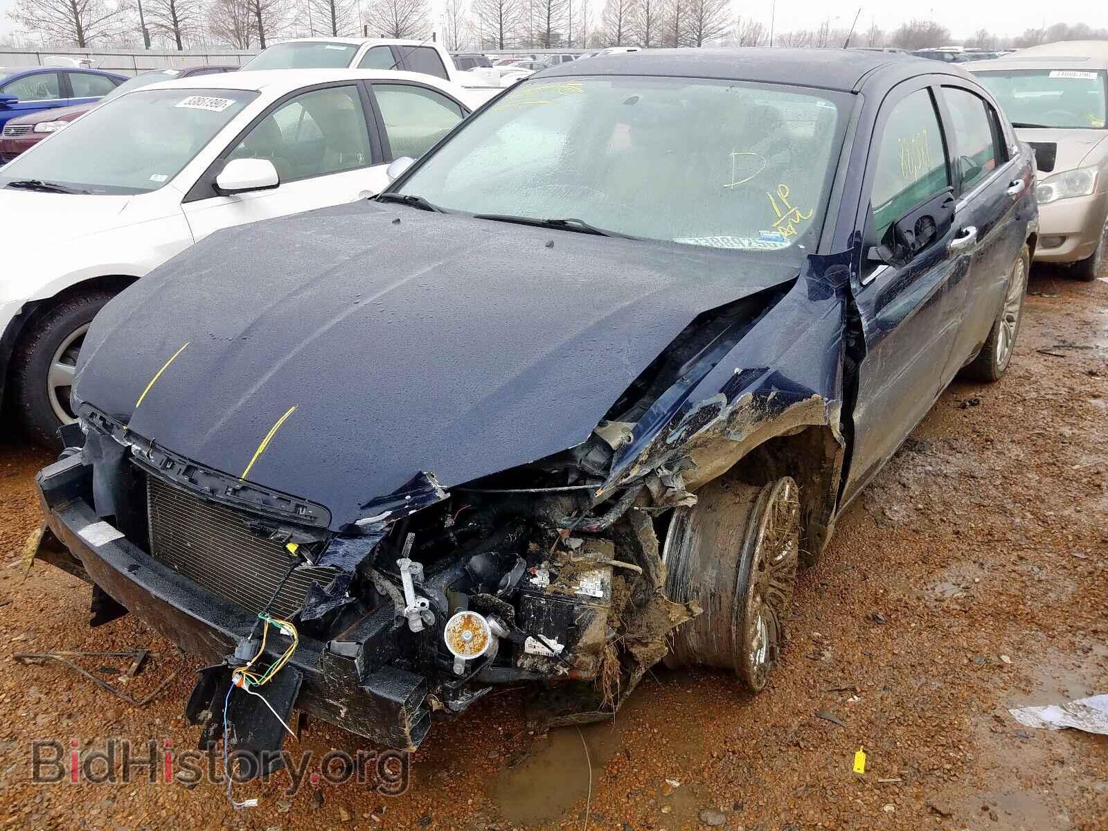 2011 CHRYSLER 200 - VIN: 1C3BC2FG2BN526804 - Фото 2