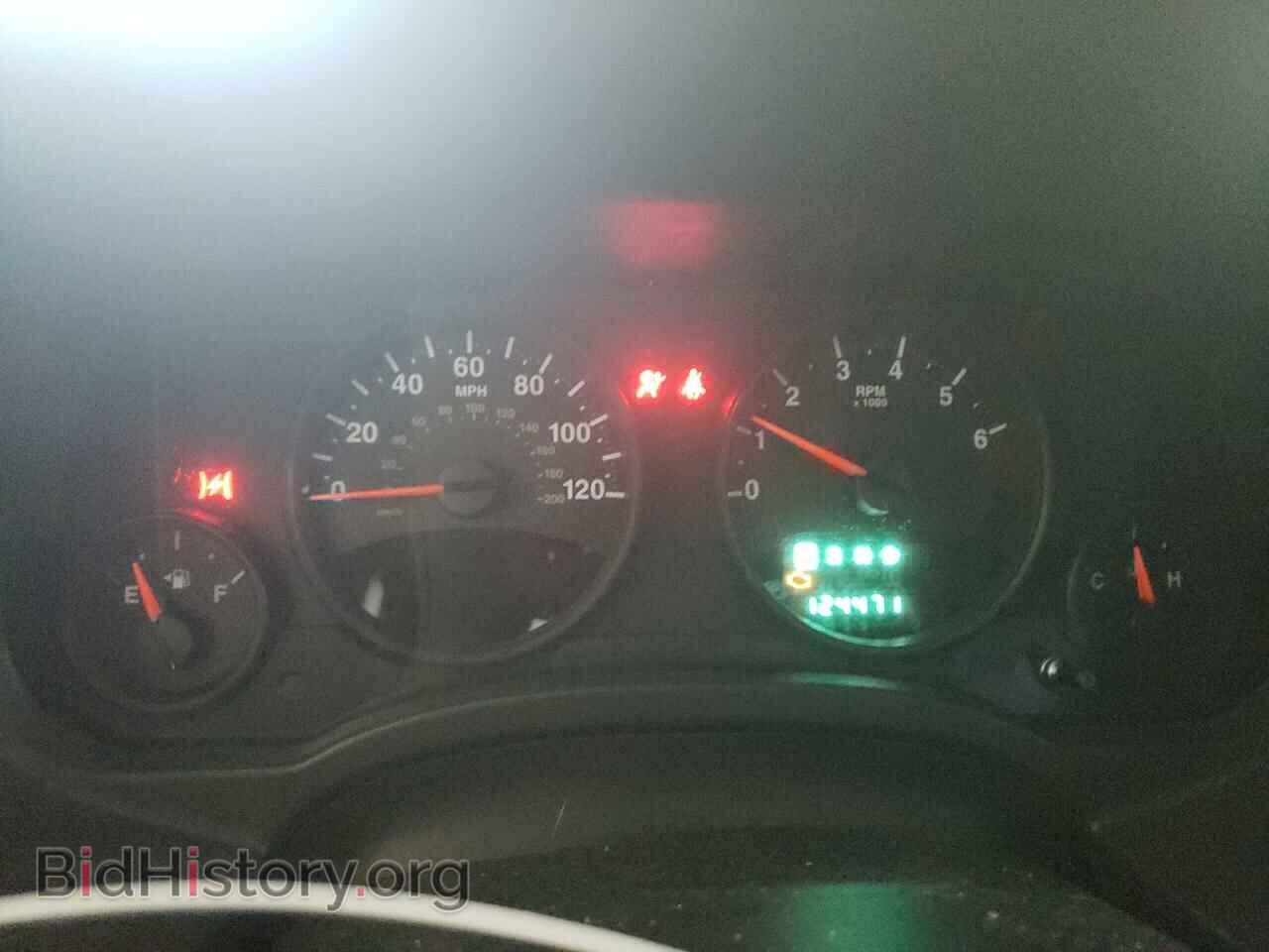 2009 JEEP COMPASS - VIN: 1J4FF47B69D205863 - Photo 8