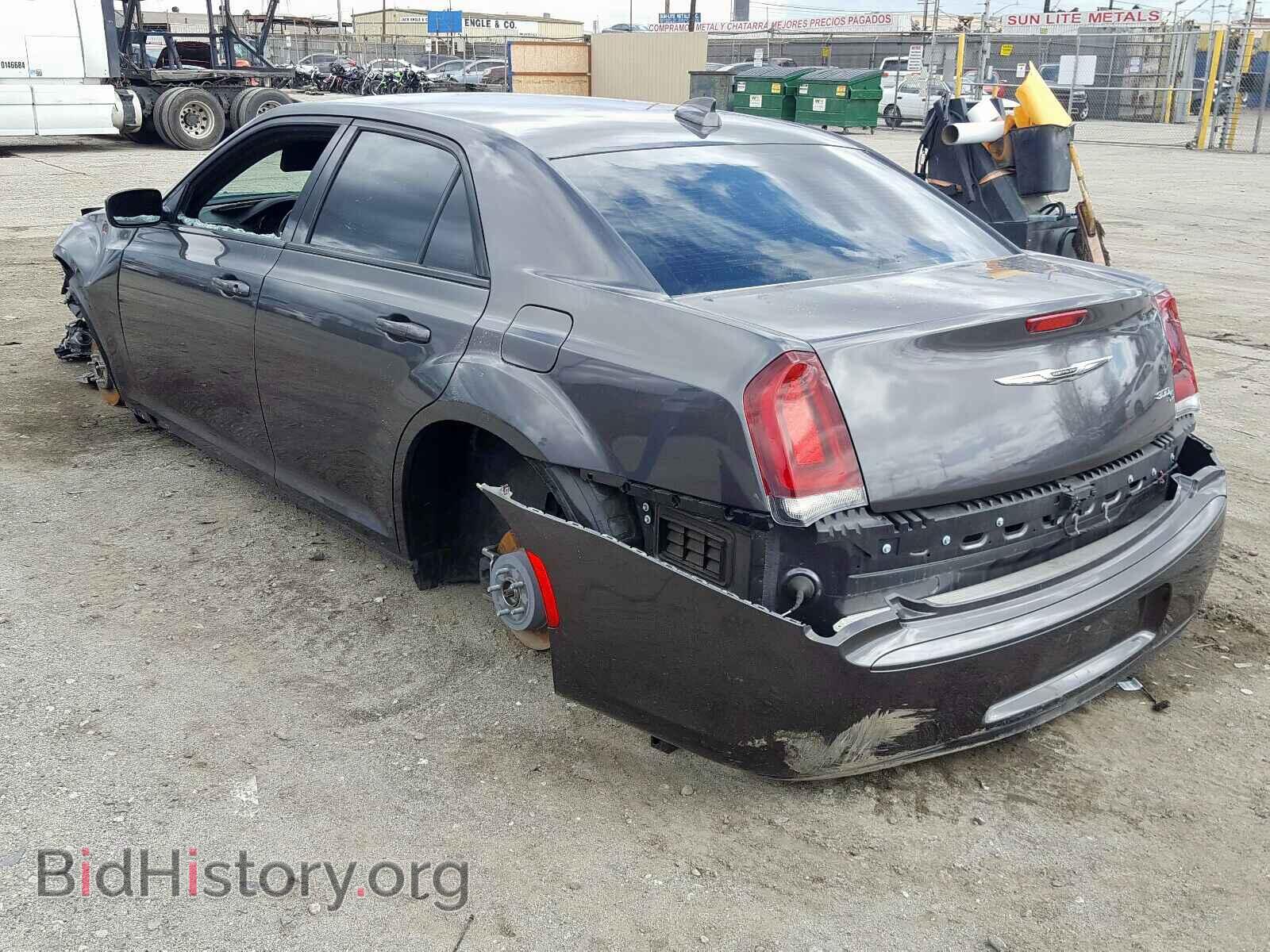 2019 CHRYSLER 300 - VIN: 2C3CCABG8KH585451 - Фото 3