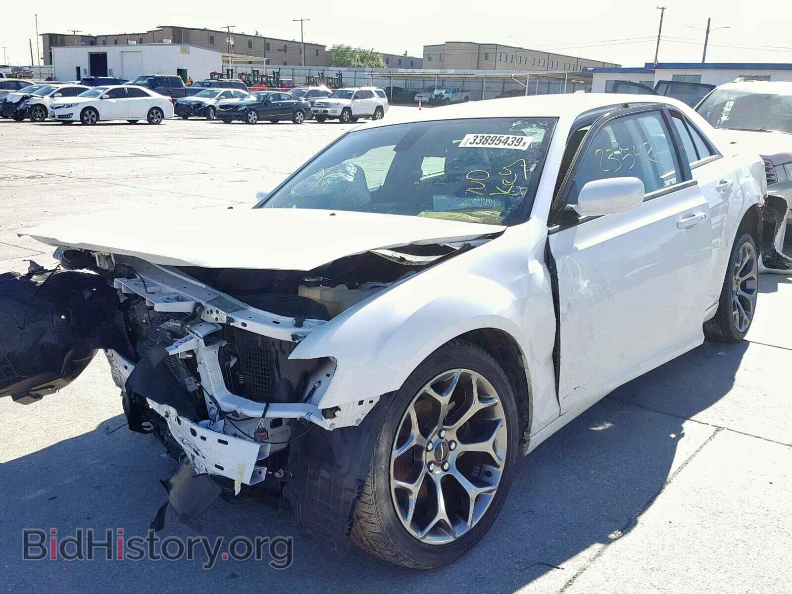 2018 CHRYSLER 300 - VIN: 2C3CCABG2JH211139 - Фото 2