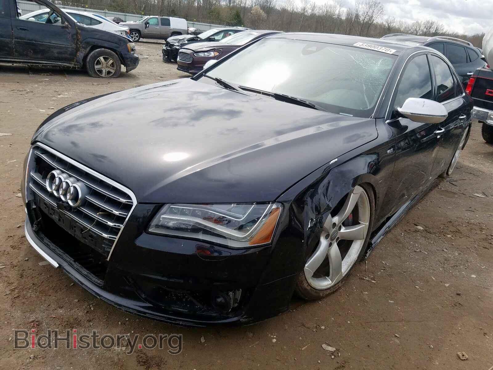 2014 AUDI S8 - VIN: WAUD2AFD2EN004733 - Photo 2