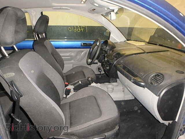 2000 VOLKSWAGEN BEETLE - VIN: 3VWCC21C8YM484093 - Фото 5