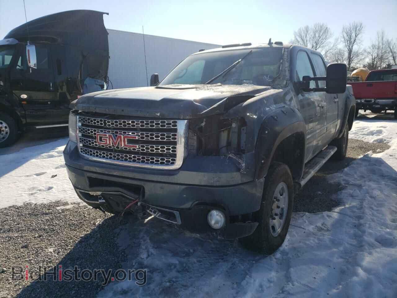 2011 GMC SIERRA - VIN: 1GT426C84BF208737 - Фото 2