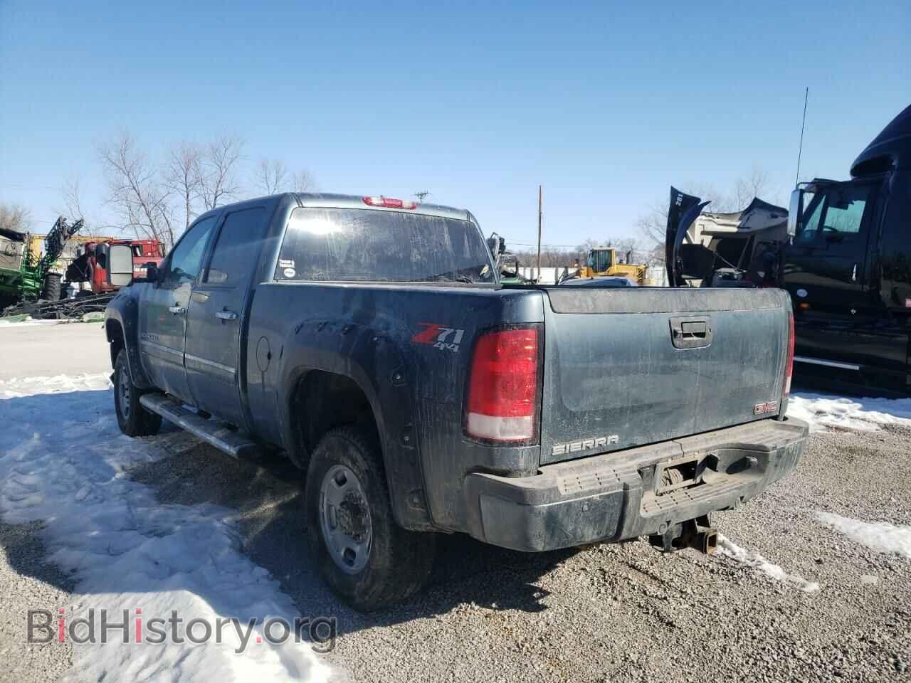 2011 GMC SIERRA - VIN: 1GT426C84BF208737 - Фото 3
