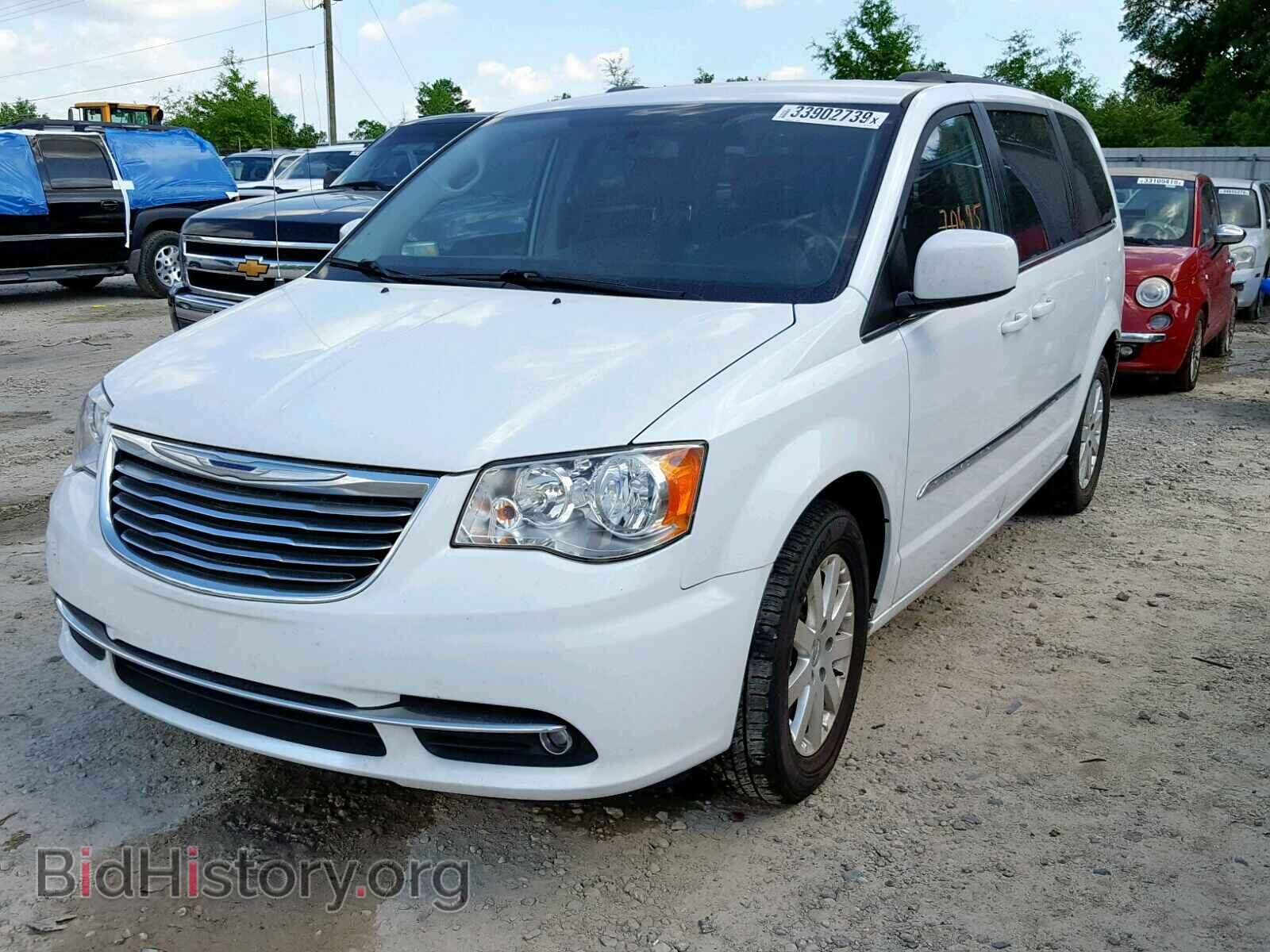 2015 CHRYSLER TOWN & COU - VIN: 2C4RC1BG0FR582176 - Фото 2