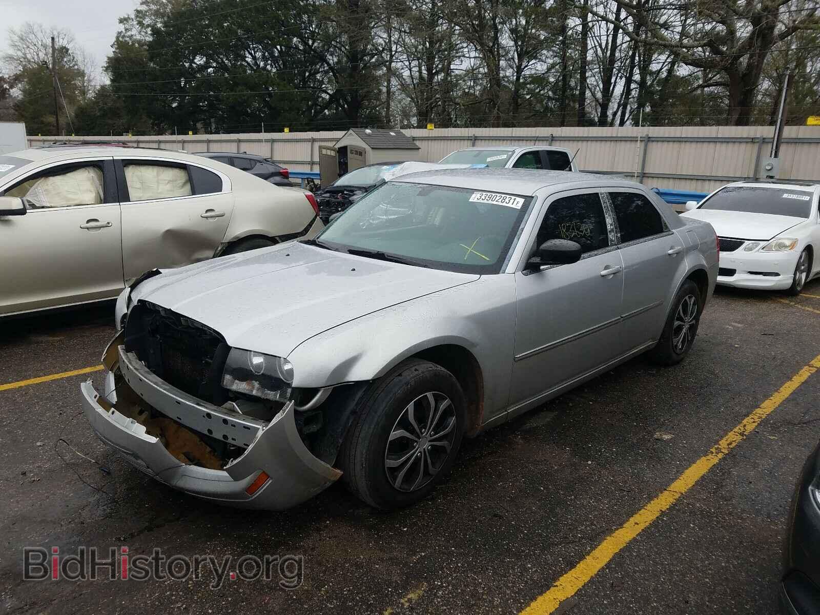 2008 CHRYSLER 300 - VIN: 2C3KA43RX8H189811 - Фото 2
