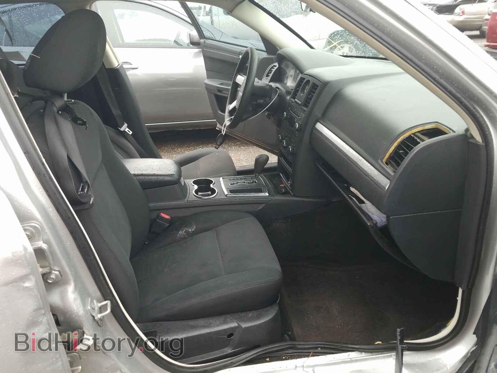 2008 CHRYSLER 300 - VIN: 2C3KA43RX8H189811 - Фото 5