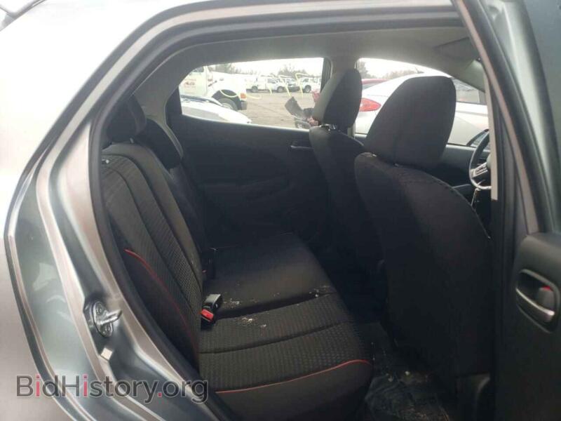 2011 Mazda 2 (VIN JM1DE1HZ4B0101654) — фото 6 из 10