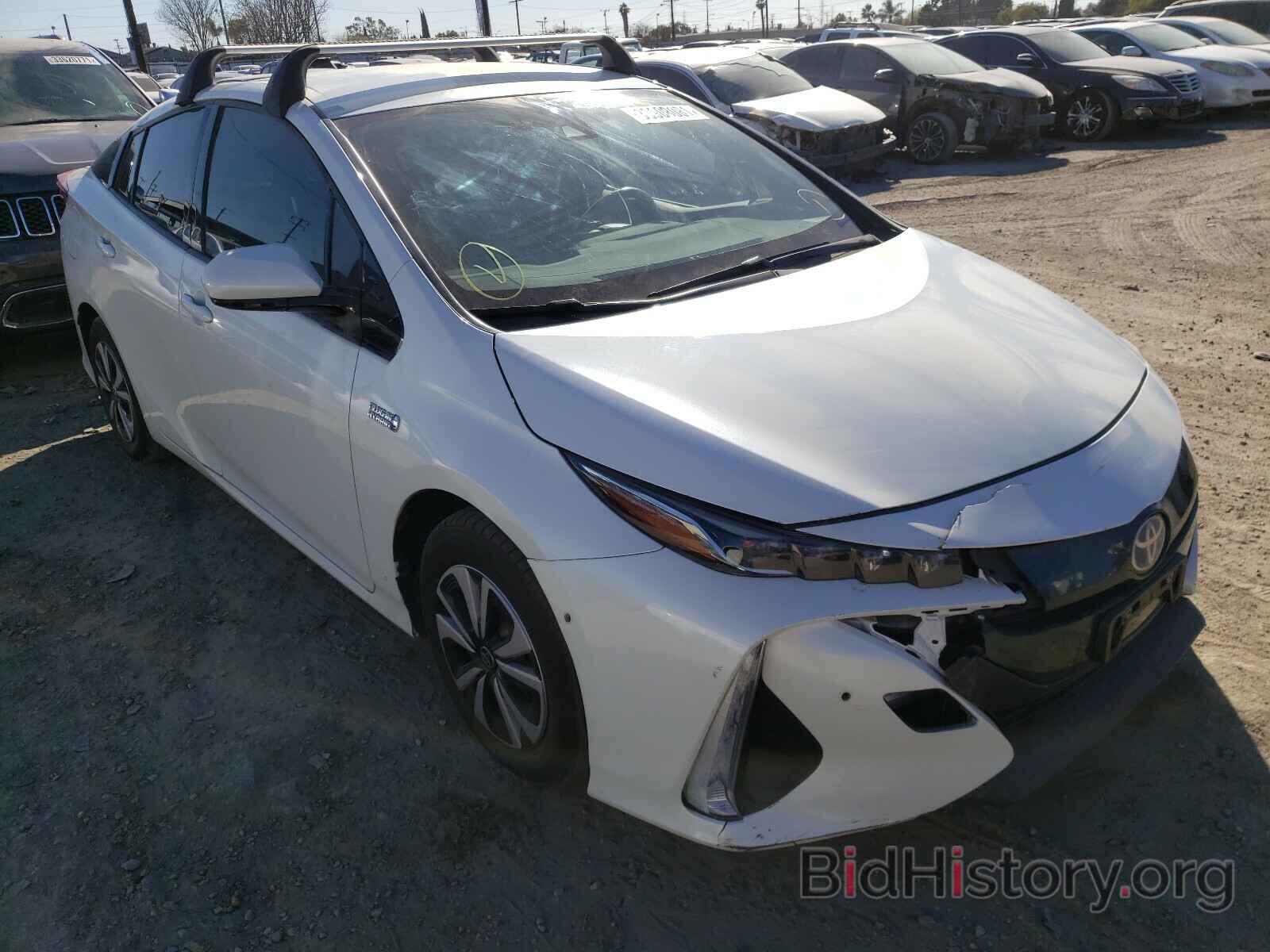 Фотография JTDKARFP6J3091841 - TOYOTA PRIUS 2018