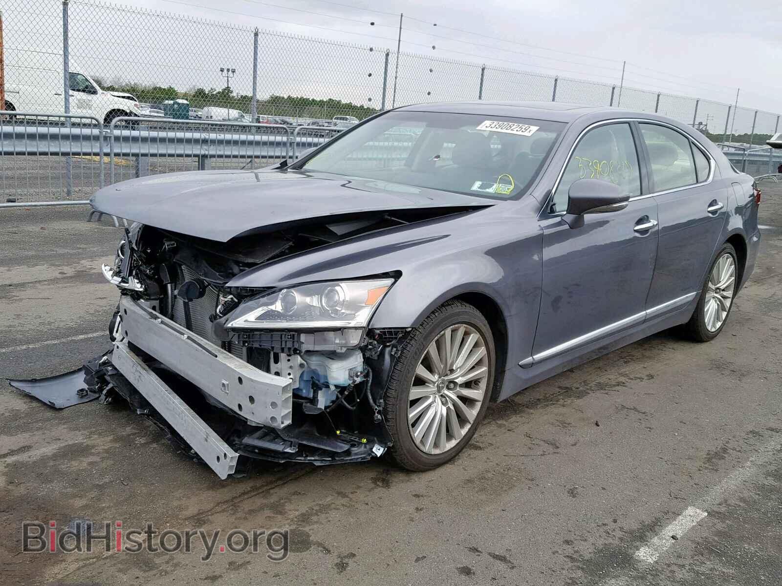 2017 LEXUS LS460 - VIN: JTHCL5EF4H5028315 - Photo 2