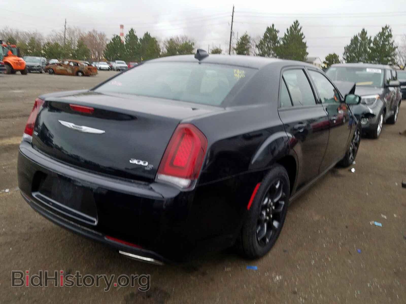 2019 CHRYSLER 300 - VIN: 2C3CCAGG0KH569107 - Фото 4