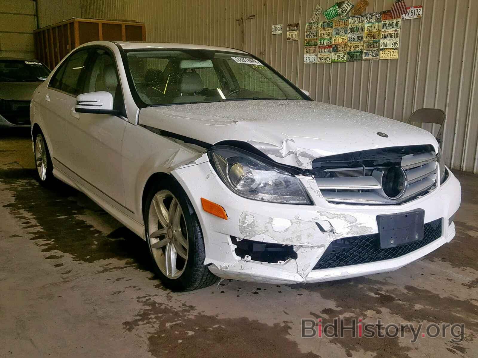 Photo WDDGF8AB5DR245797 - MERCEDES-BENZ C CLASS 2013