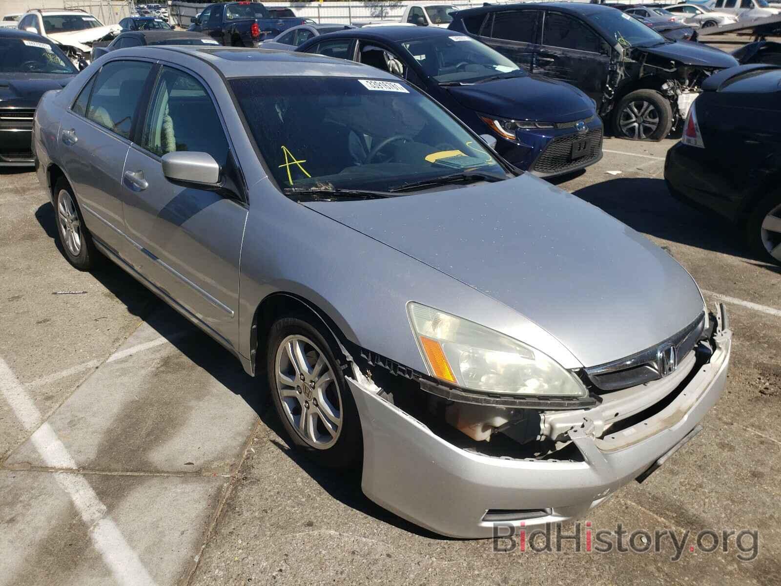 Photo 1HGCM56717A005135 - HONDA ACCORD 2007