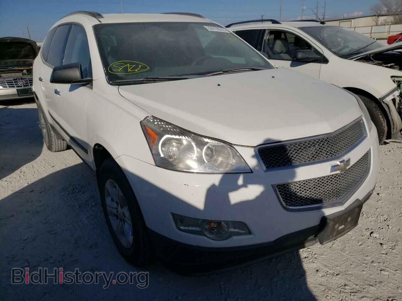 Photo 1GNKRFED2CJ184716 - CHEVROLET TRAVERSE 2012