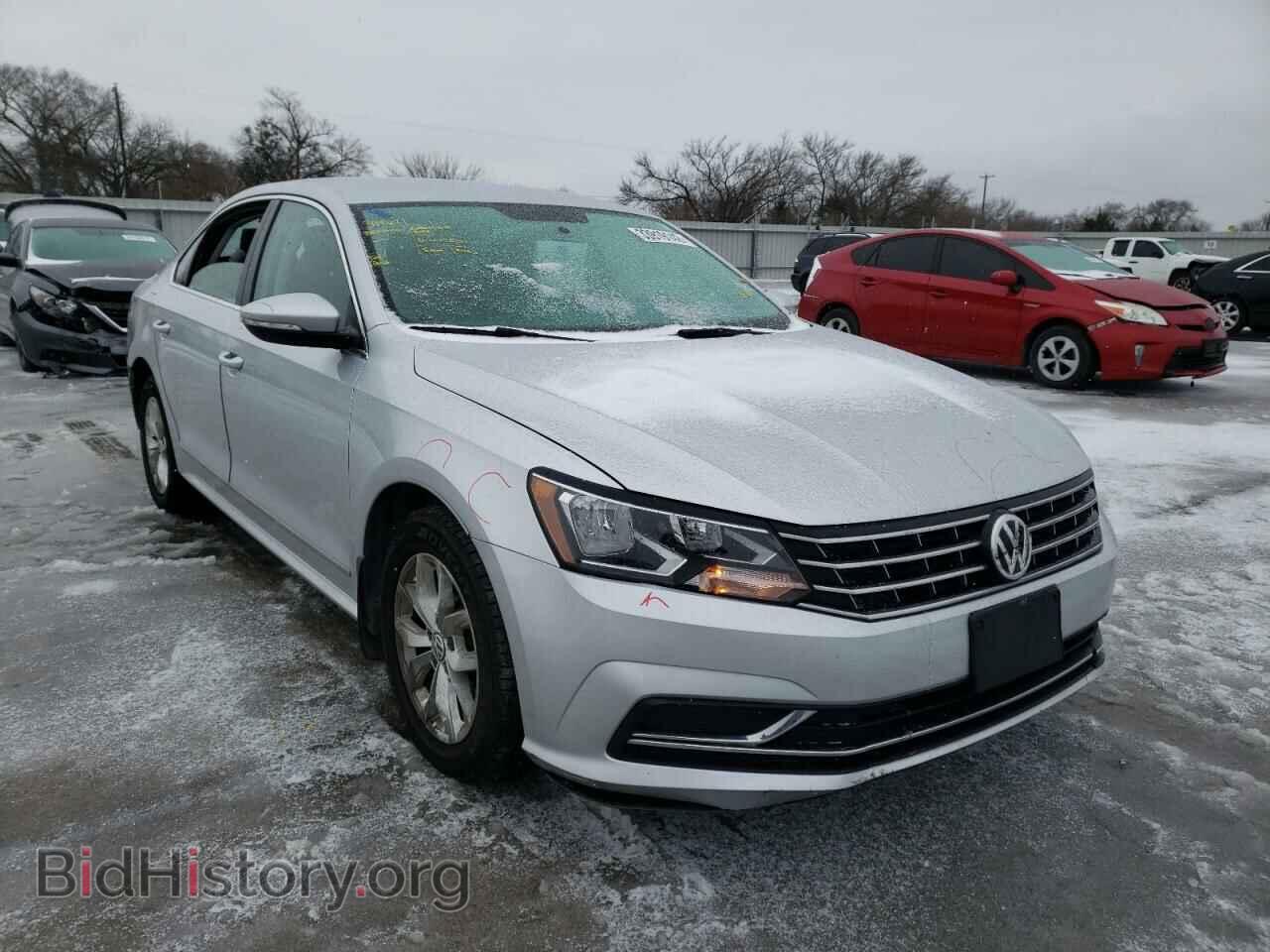 Photo 1VWAT7A34HC077829 - VOLKSWAGEN PASSAT 2017