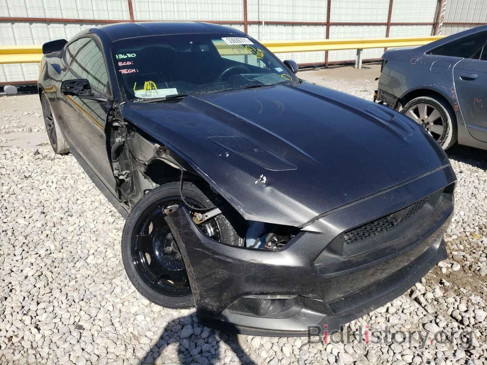 Photo 1FA6P8CF2H5330229 - FORD MUSTANG 2017