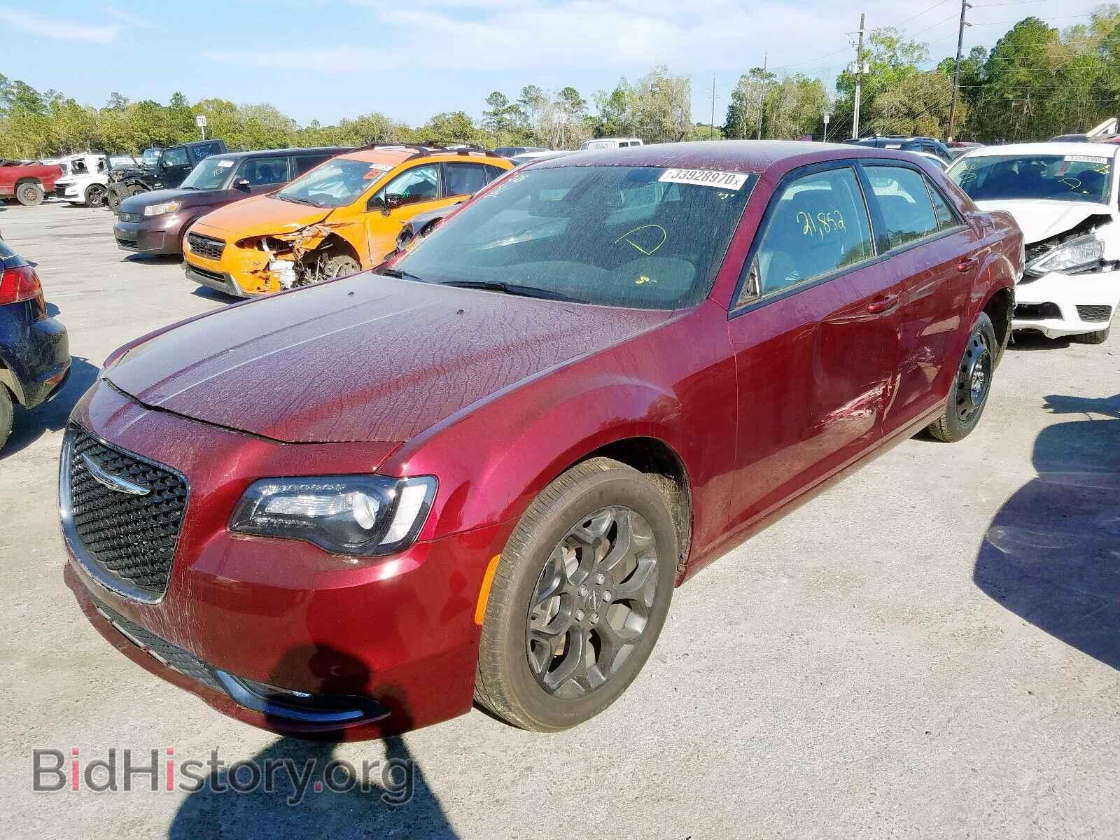 2019 CHRYSLER 300 - VIN: 2C3CCAGG2KH648620 - Фото 2
