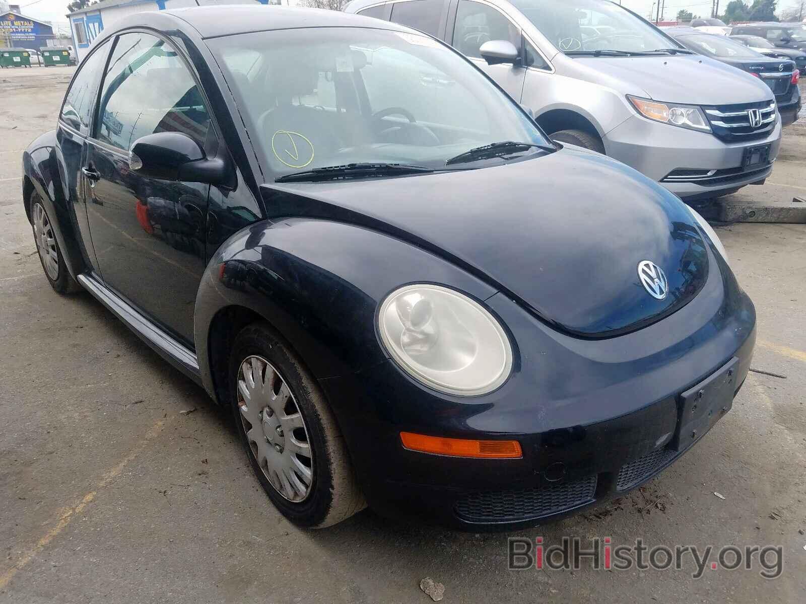 Photo 3VWPG3AG9AM011503 - VOLKSWAGEN BEETLE 2010