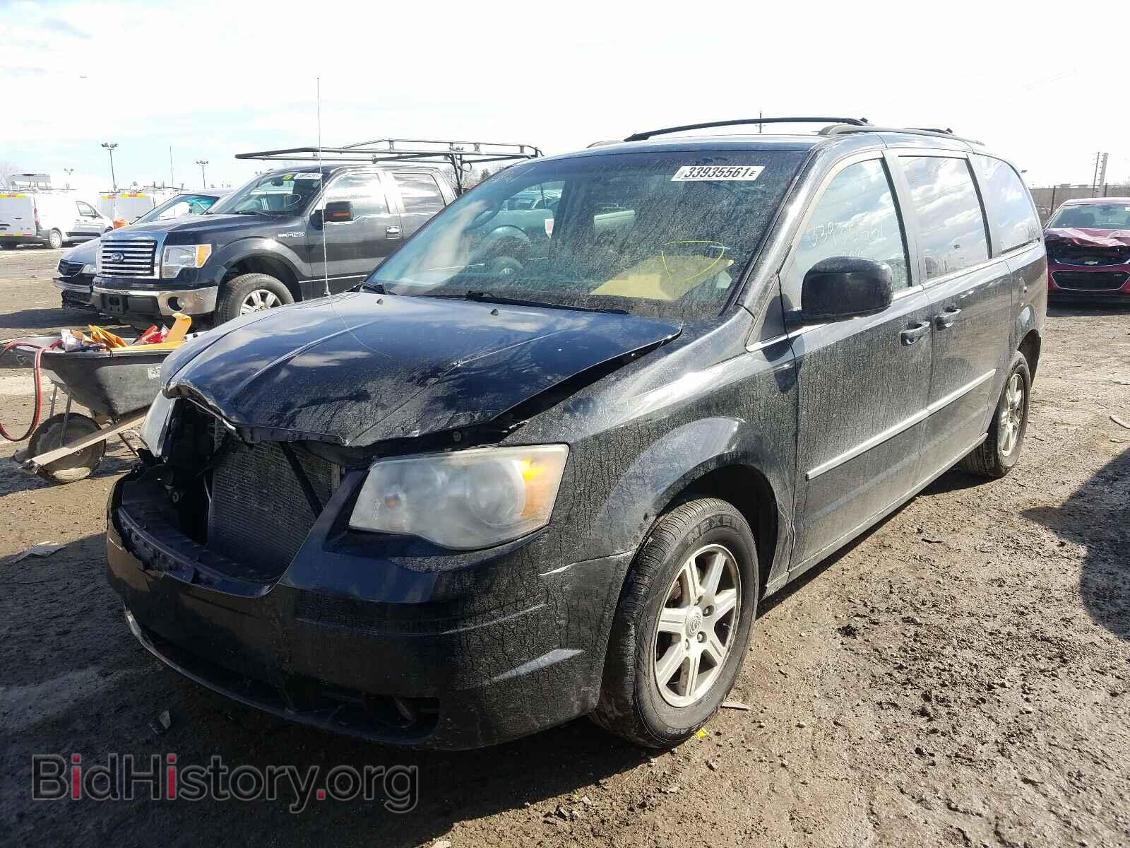 2009 CHRYSLER MINIVAN - VIN: 2A8HR54139R678715 - Фото 2