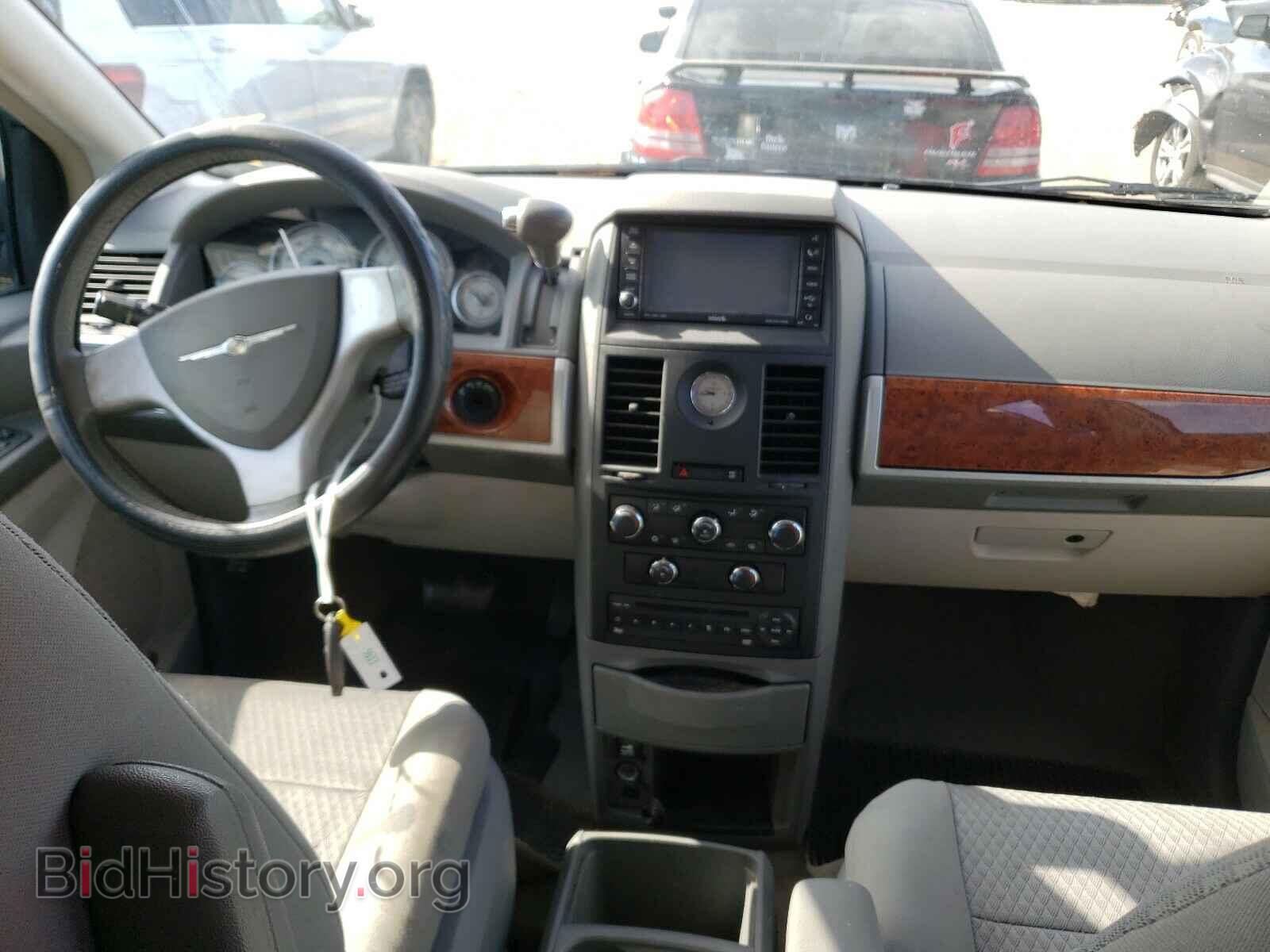 2008 CHRYSLER MINIVAN - VIN: 2A8HR54P68R799242 - Фото 9