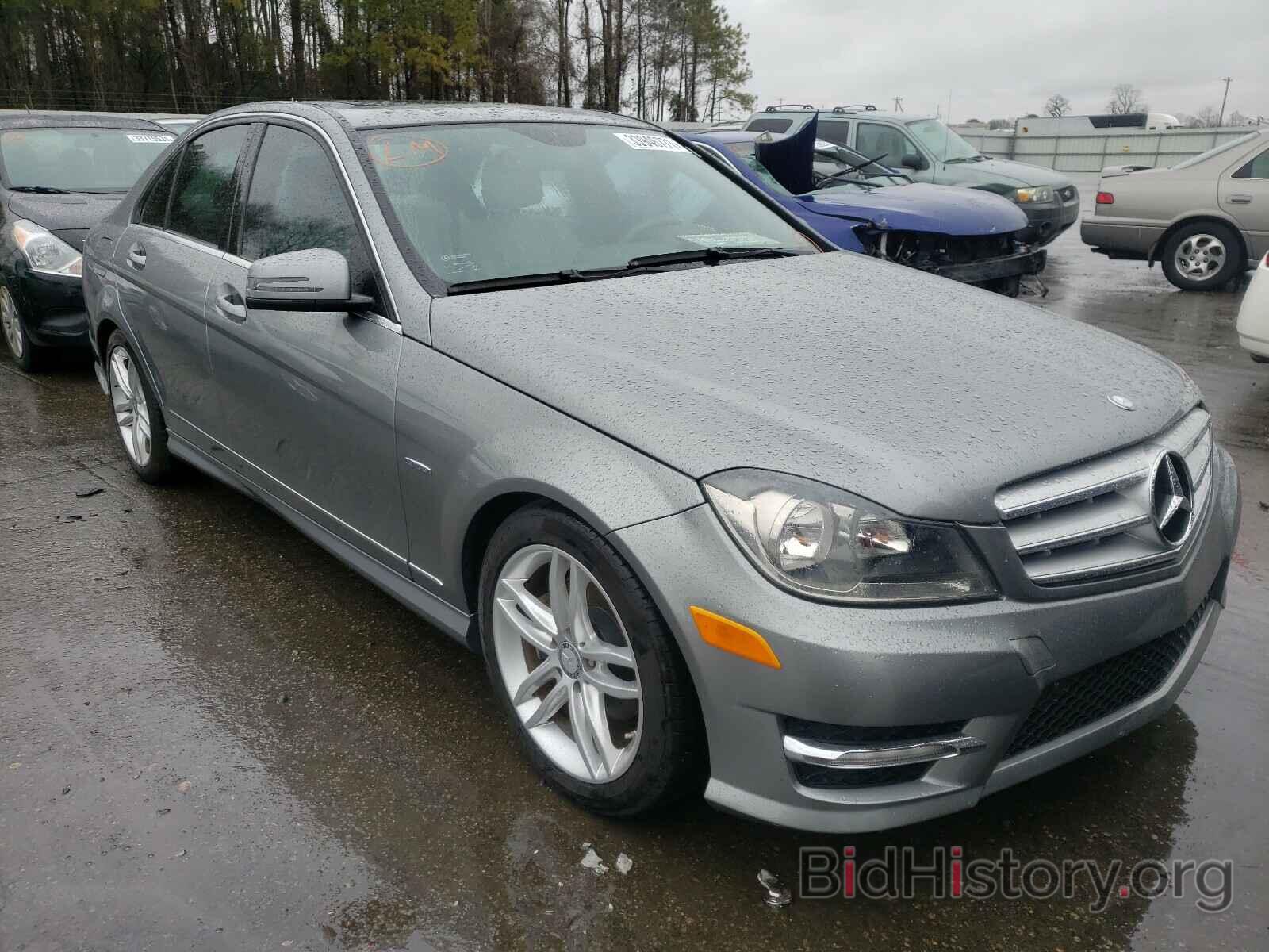 Photo WDDGF4HB3CR202363 - MERCEDES-BENZ C CLASS 2012